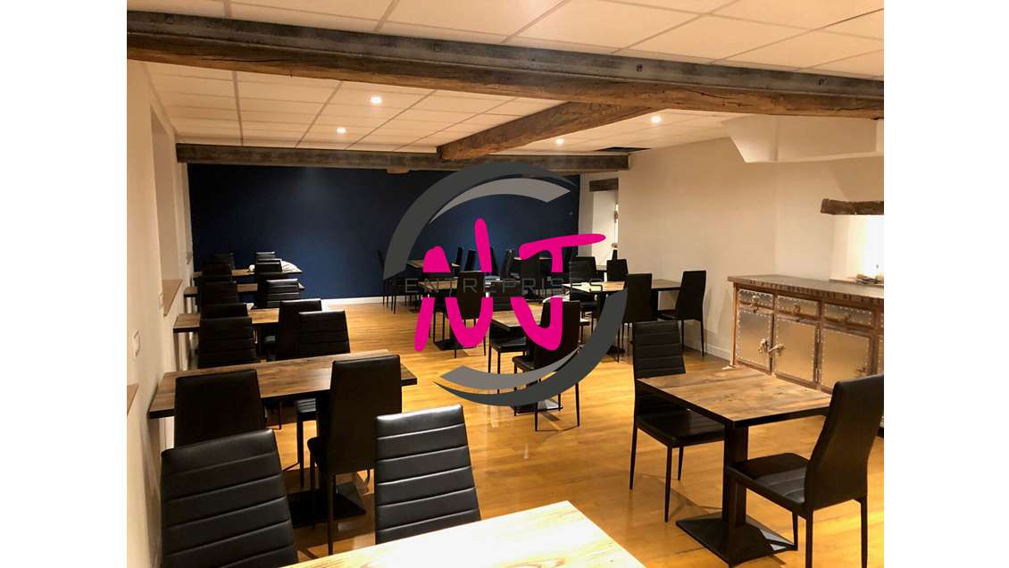 Vente restaurant et gîte à Soulaire Et Bourg