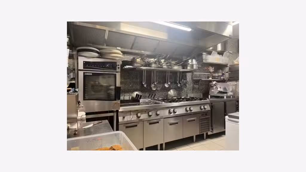 Restaurant cuisine ouverte rue piétonne Strasbourg