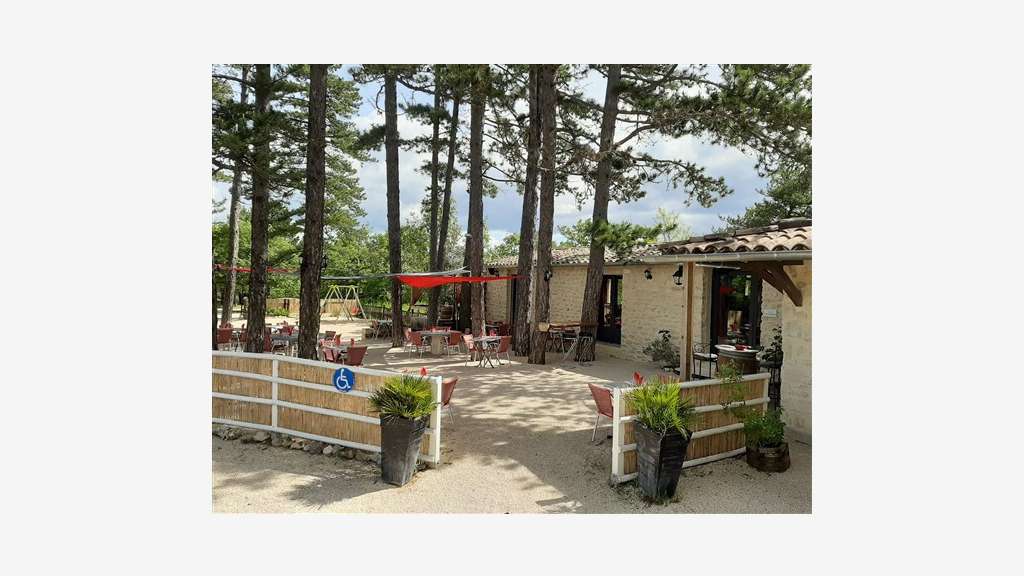Vente restaurant terrasse et logement Sud Ardèche