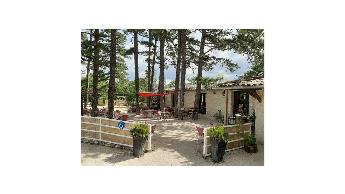 Vente restaurant terrasse et logement Sud Ardèche