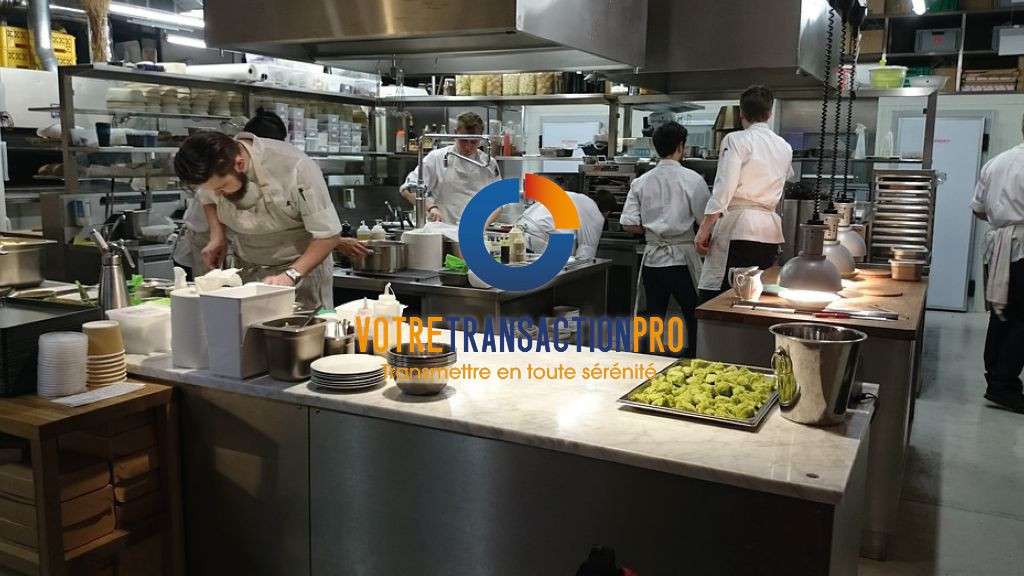 Cède restaurant traditionnel terrasse paysagère 69