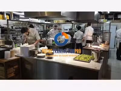 Cède restaurant traditionnel terrasse paysagère 69