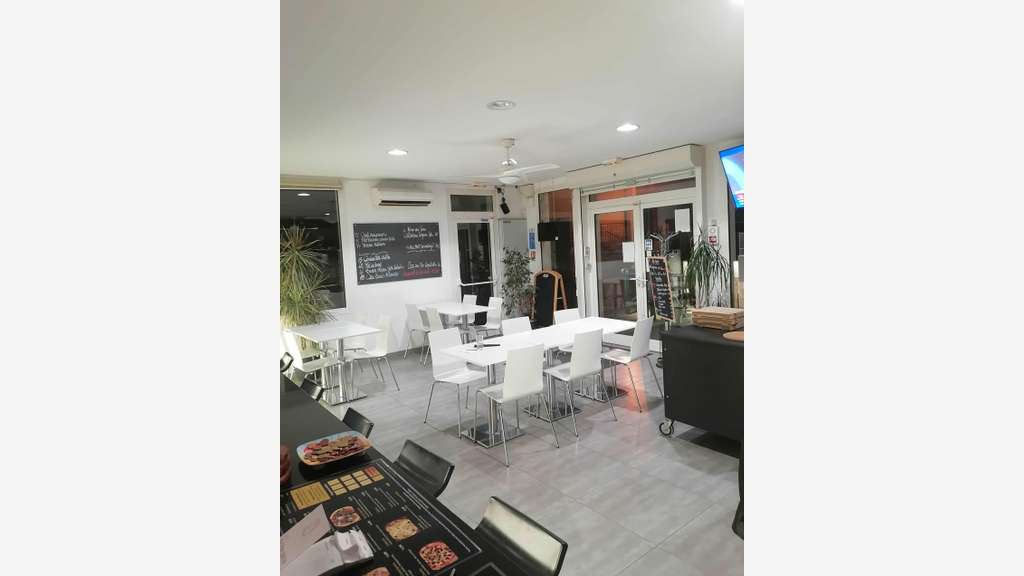 🍷 Vente restaurant Licence IV beau village Gard