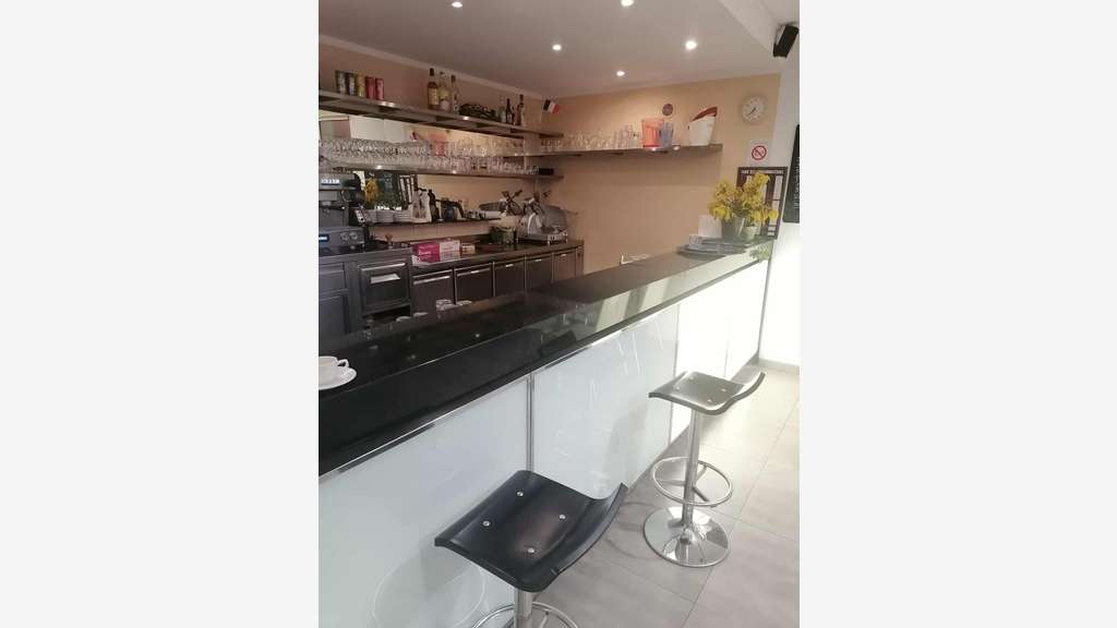 🍷 Vente restaurant Licence IV beau village Gard