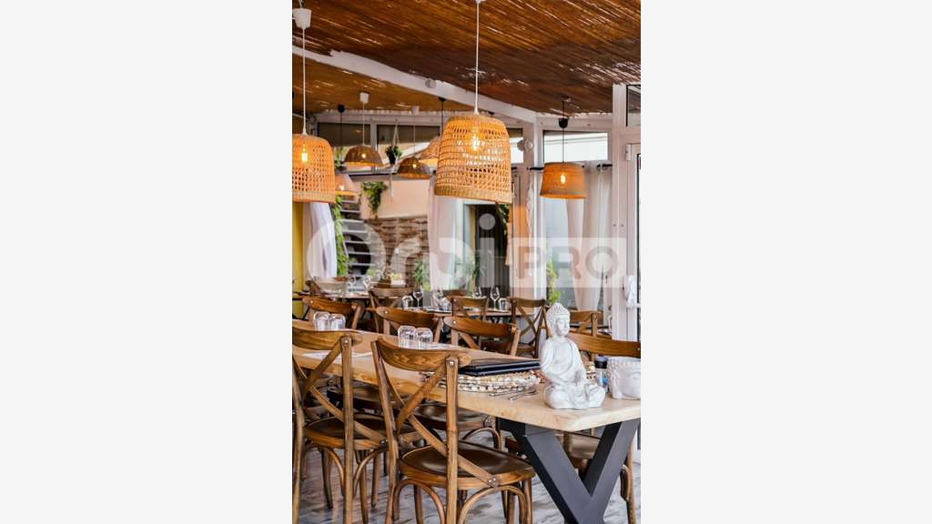 A vendre, restaurant bar à vin vente vin au détail