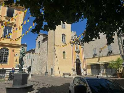 A vendre brasserie restauration à Vence centre