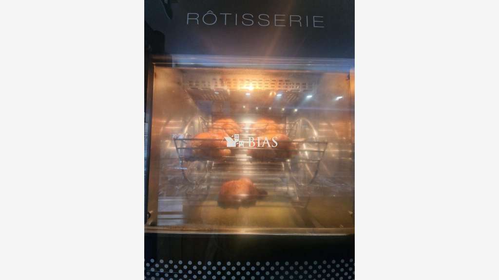 Vente rôtisserie traiteur rue commerçante de Paris
