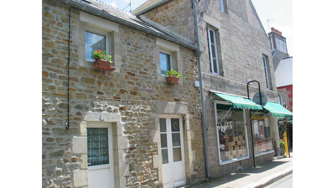 Tres bel immeuble en pierres en vente dept 50