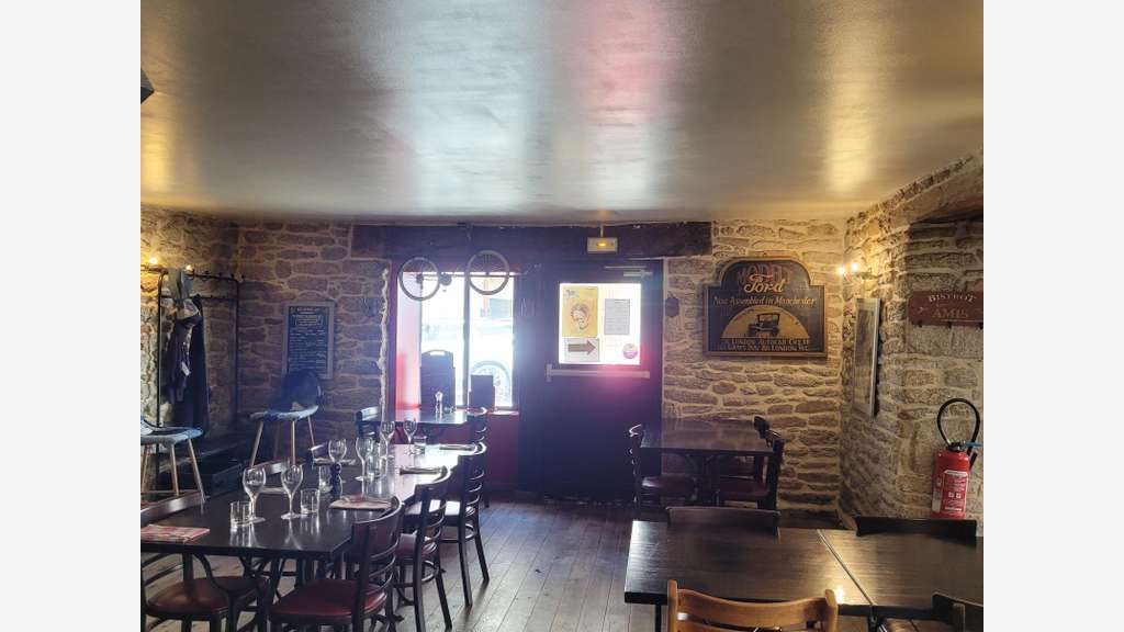 AV très beau bar restaurant commune côtière 29