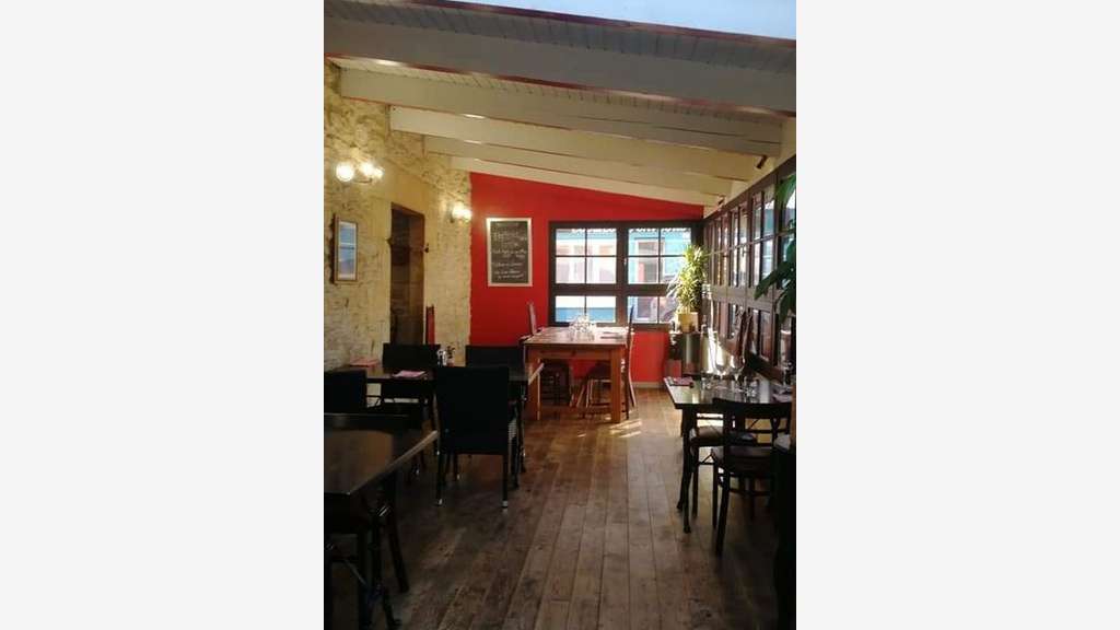 AV très beau bar restaurant commune côtière 29