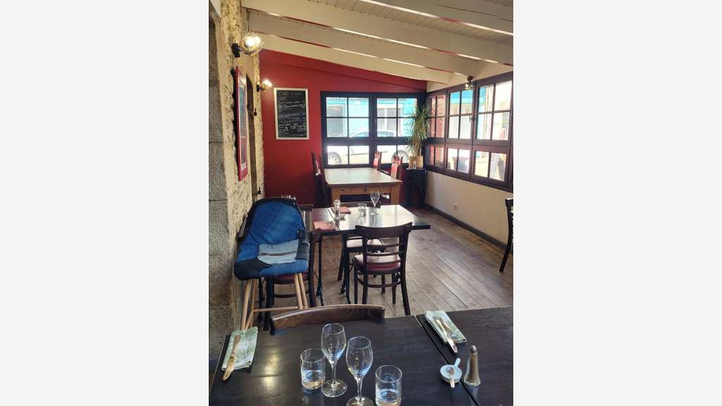 AV très beau bar restaurant commune côtière 29