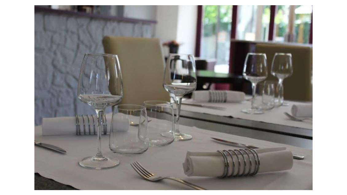 AV belle brasserie livence IV non exploitée 44