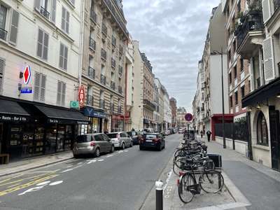 Vente café bar brasserie 60 couverts angle à Paris