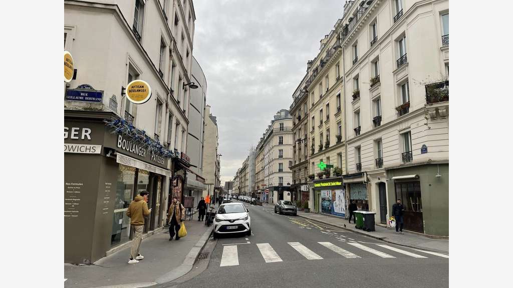 Vente café bar brasserie 60 couverts angle à Paris
