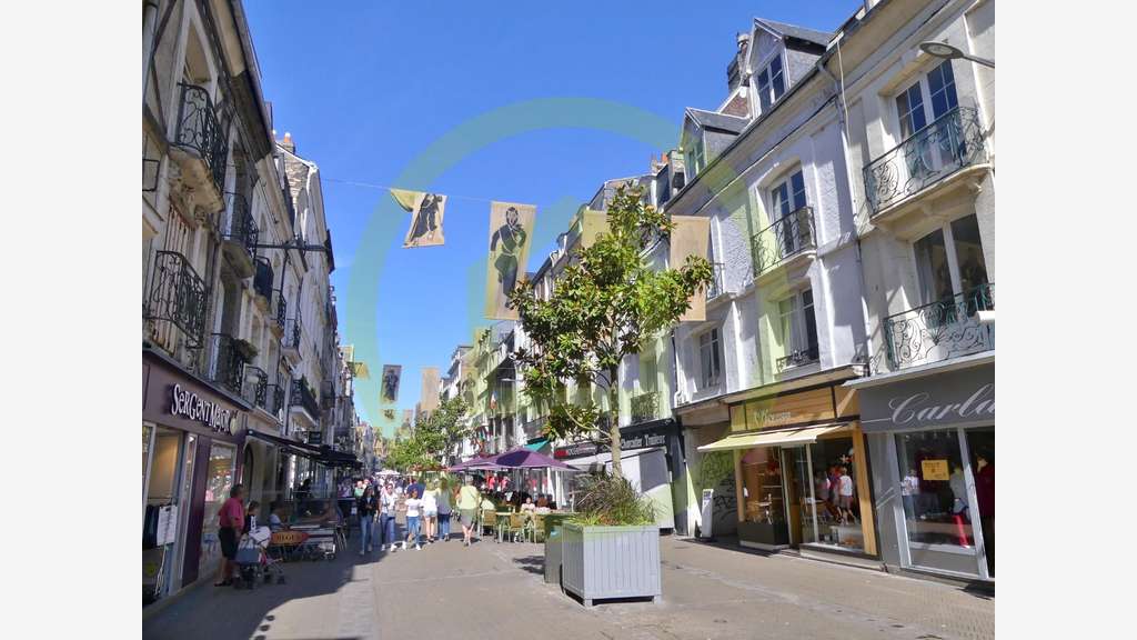 Cède belle franchise habillement grande rue Dieppe