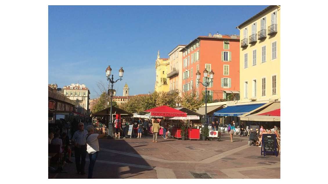 Vente bar brasserie lic IV à Nice cours Saleya