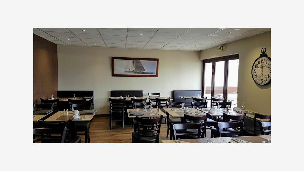 Vente bar crêperie bel empl face port Le Croisic