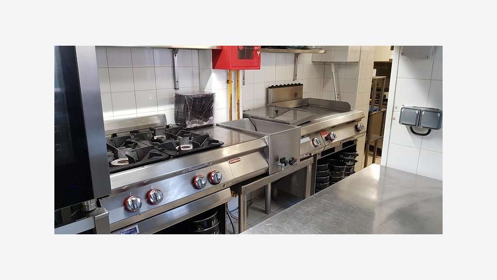 Vente bar crêperie bel empl face port Le Croisic
