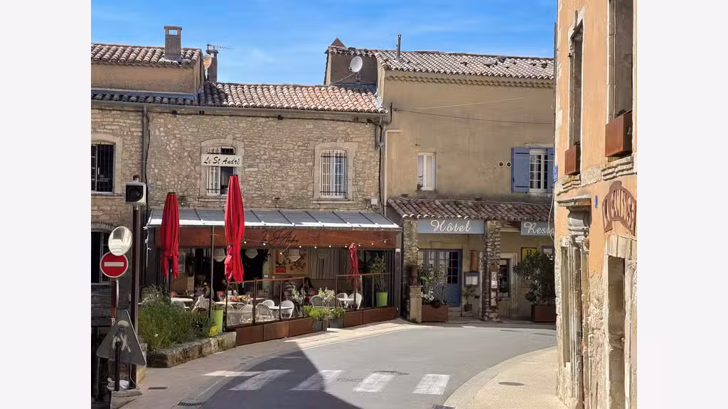 A vendre affaire saisonnière de charme à Bonnieux