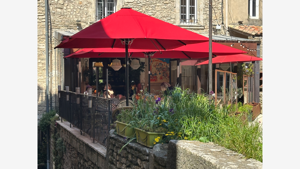 A vendre affaire saisonnière de charme à Bonnieux