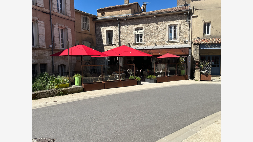 A vendre affaire saisonnière de charme à Bonnieux