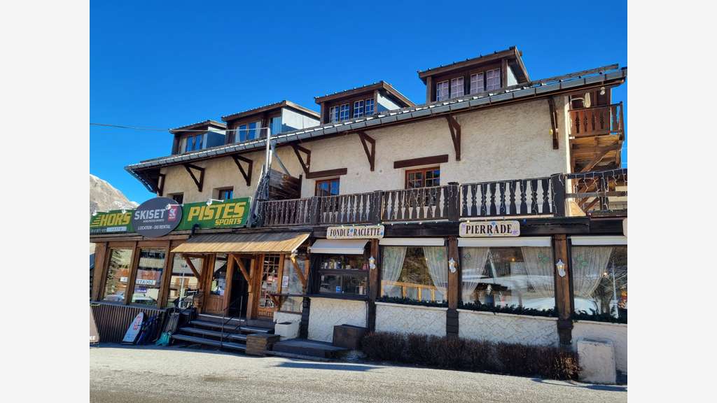 Vente chalet hôtel 24 chambres à Allos
