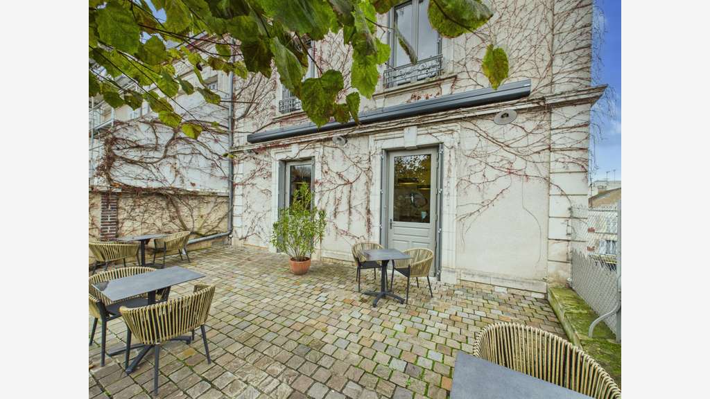 AV restaurant + habitation 400m² Auxerre empl N°1