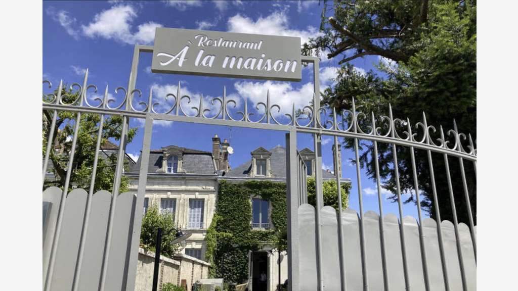 AV restaurant + habitation 400m² Auxerre empl N°1