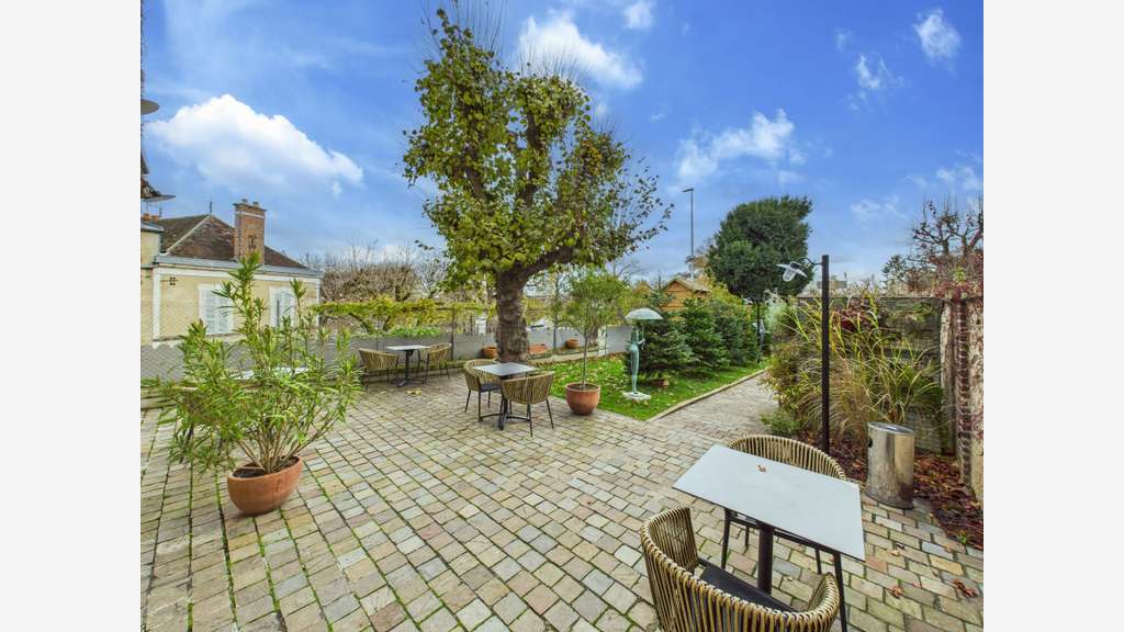 AV restaurant + habitation 400m² Auxerre empl N°1