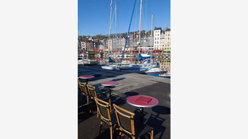 Vente brasserie lic IV empl N°1 port balnéaire 83