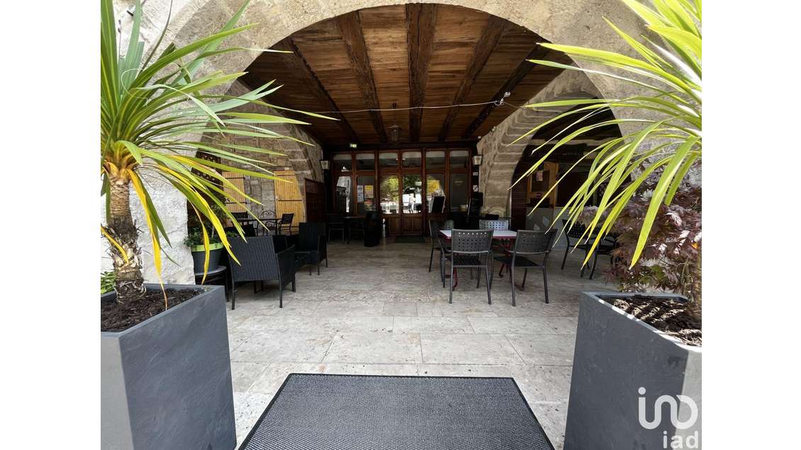 Vente bar restaurant au centre de Castelsagrat