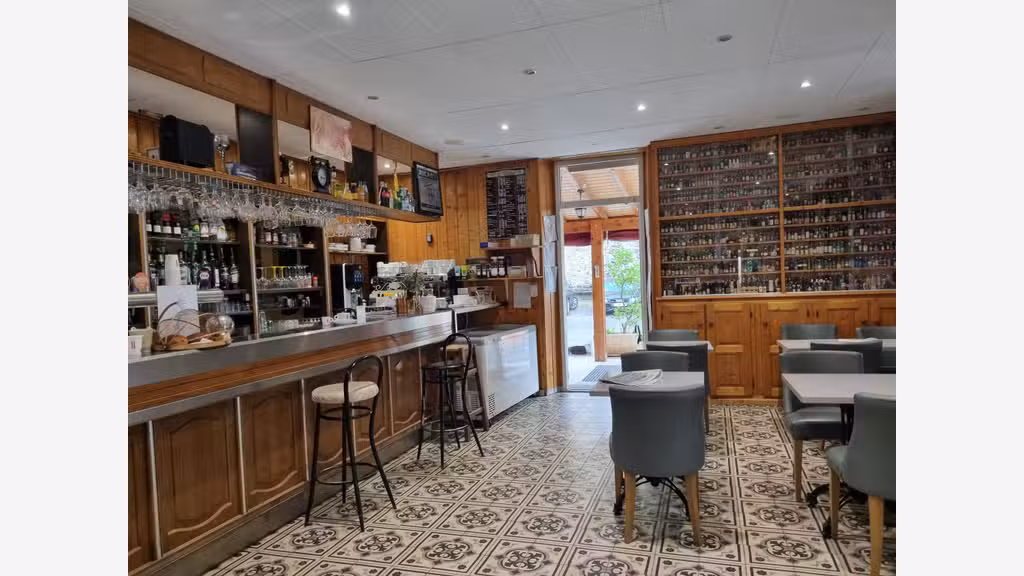 Vente bar restaurant village très touristique 04