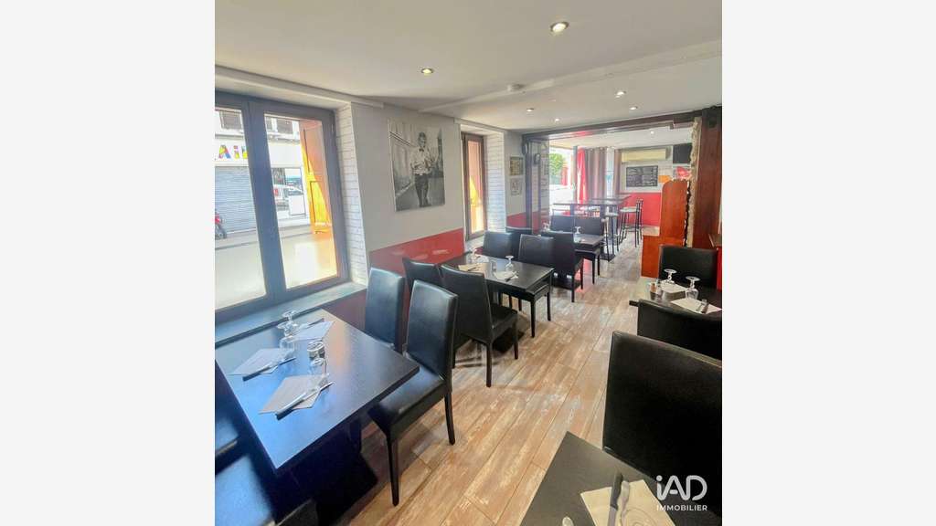Bar brasserie à Domont