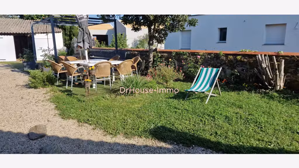 AV restaurant bar lic IV 162m² empl strat Falleron