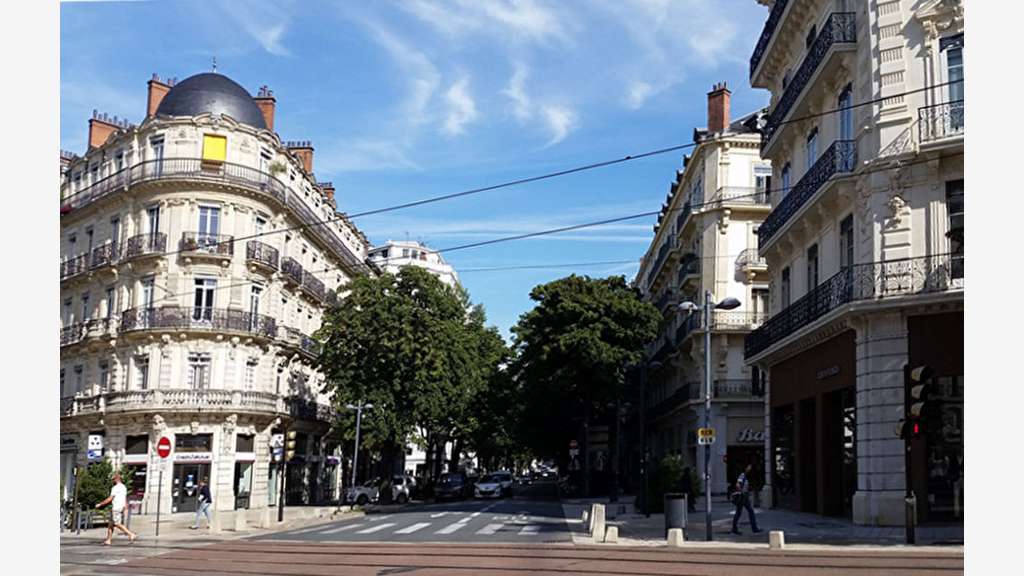 AV bar pur en centre ville très recherché Grenoble