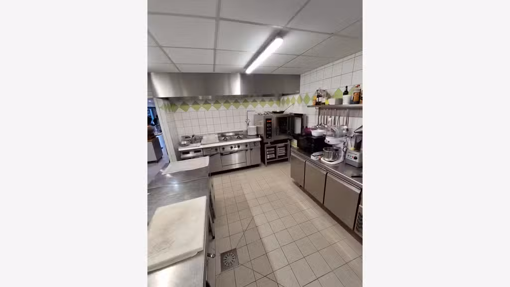AV bar restaurant avec beau logement Nord Mayenne