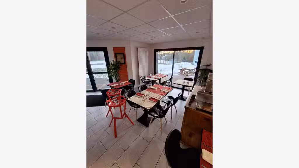 AV bar restaurant avec beau logement Nord Mayenne