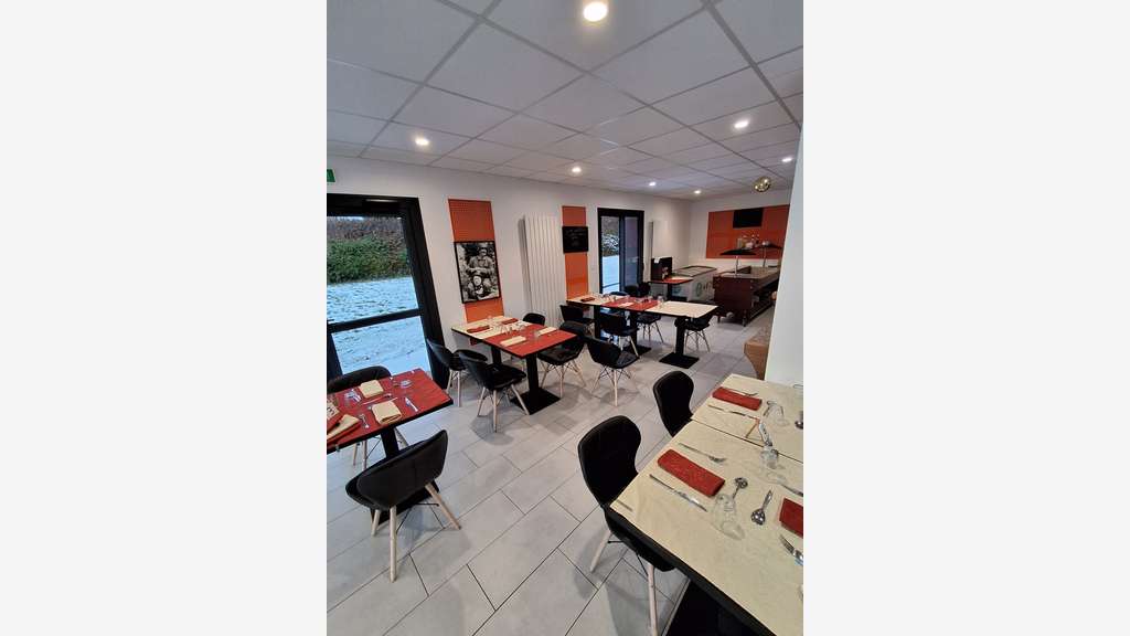 AV bar restaurant avec beau logement Nord Mayenne