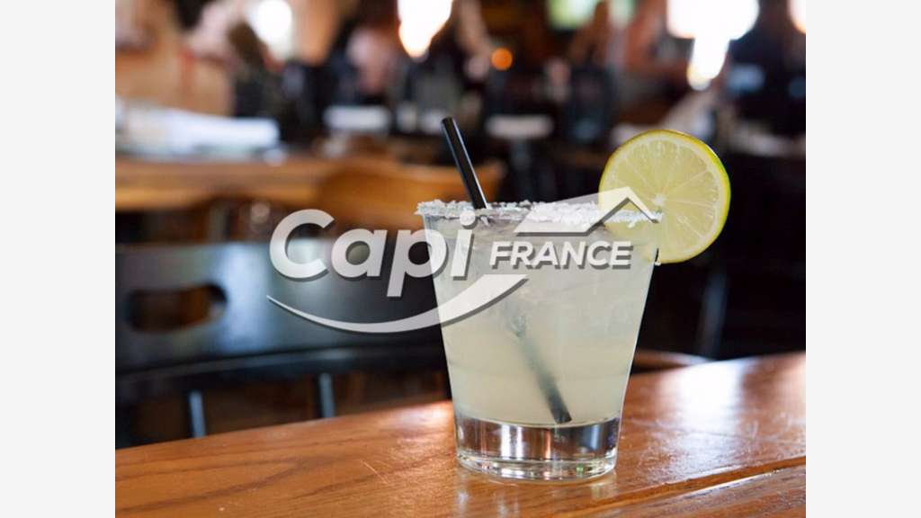 Vente bar licence IV en angle dans le Vieux-Lille
