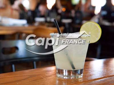 Vente bar licence IV en angle dans le Vieux-Lille