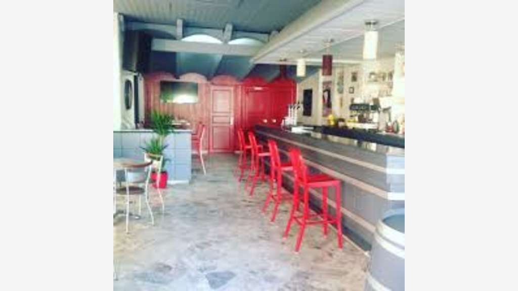 Vendre bar PMU avec terrasse hyper centre Lourdes