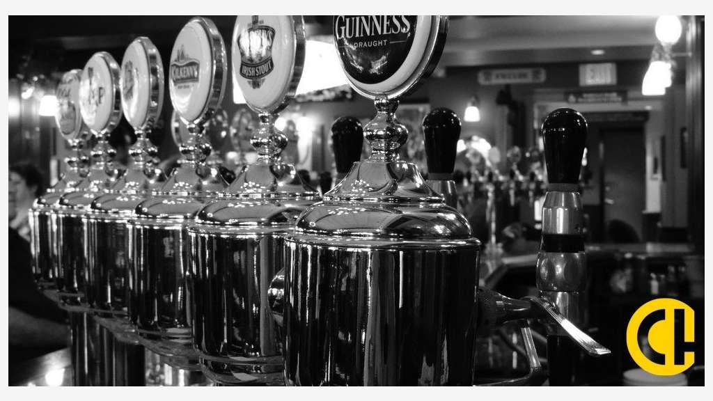 A vendre bar à thème en angle de rue à Lyon