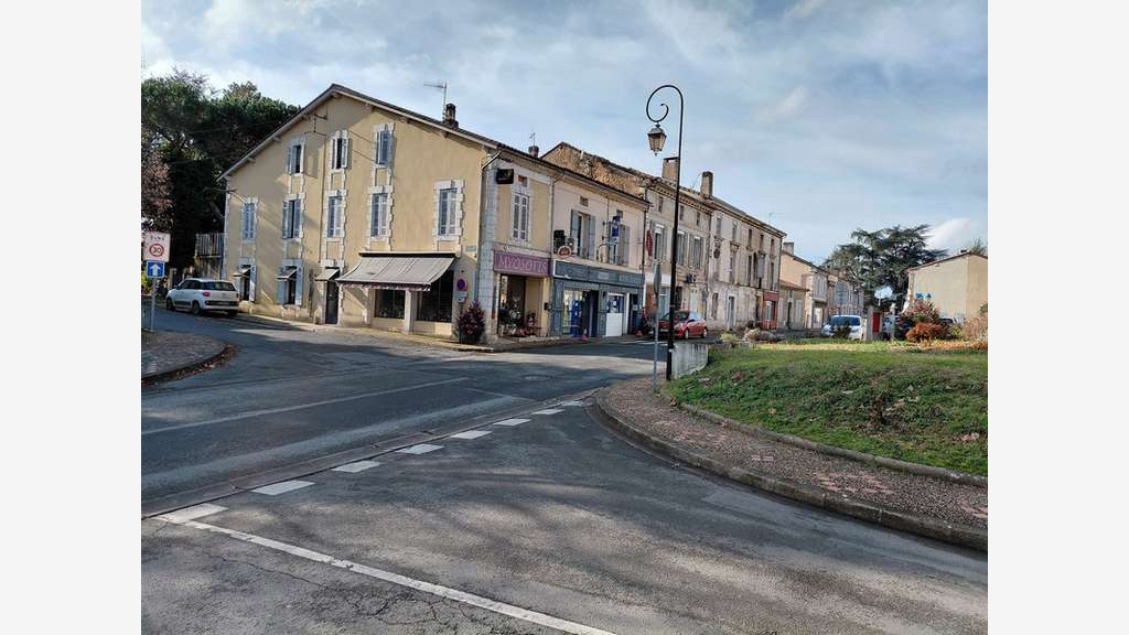 Bar tabac loto FDJ à vendre à Mussidan