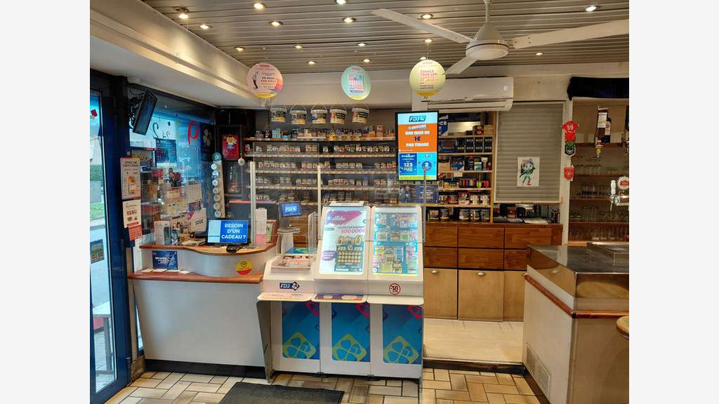 Bar tabac loto FDJ à vendre à Mussidan