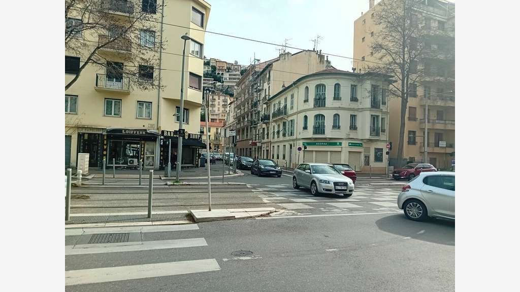 Cède bar restaurant dans quartier dynamique à Nice