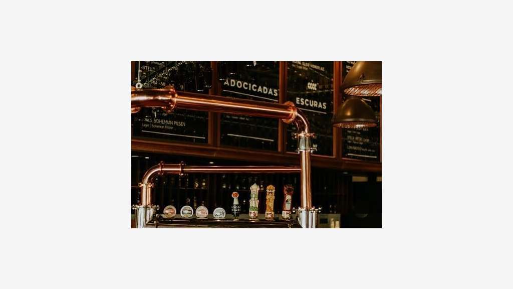 Bar à vendre sur 2 niveaux avec extraction