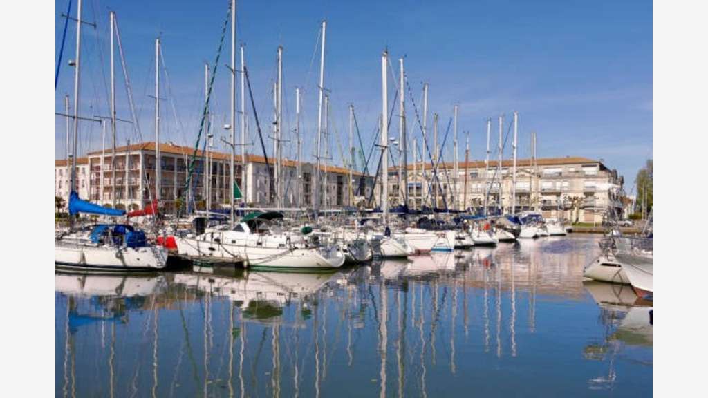 Bar Brasserie à vendre avec vue Port de Rochefort 