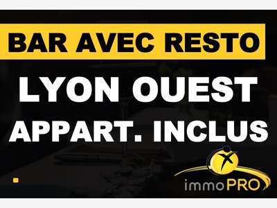 Affaire avec un grand bar bien équipé permettant d