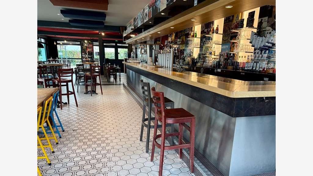 Vente bar brasserie empl N°1 à Saint-Nazaire