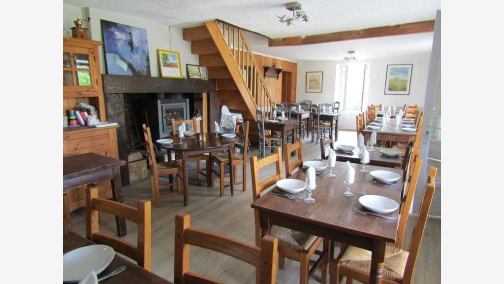 Vente bar tabac restaurant en petit village 24